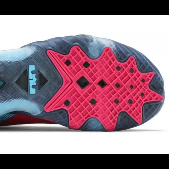 Nike Lebron XVIII Low Neon Lights Fireberry CV7562 - Picture 7 of 10